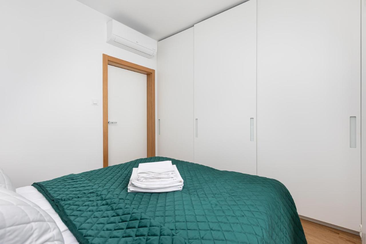 Ecru Luxurious Apartment In Port Praski With Balcony Wwa35 Varşova Dış mekan fotoğraf